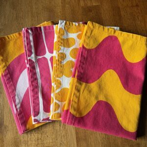 Marimekko for Target 20x20" Cloth Napkins Set of 4 Pink Yellow 2016